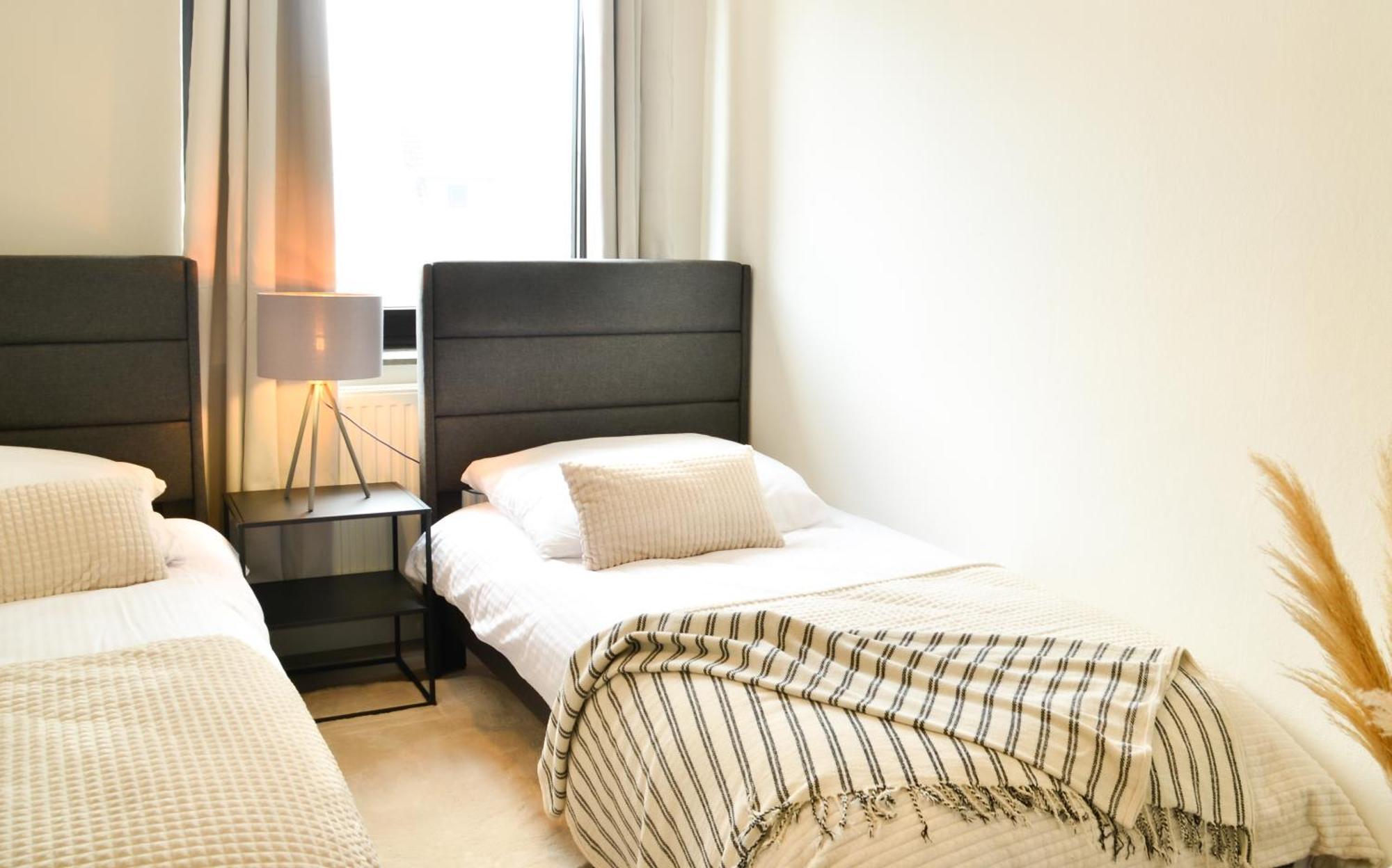 Milpau Bottrop 2 - Modernes Und Zentrales Premium-Apartment Fuer 4 Personen Mit Queensize-Bett Und Einzelbetten - Netflix, Nespresso Und Smart-Tv Exteriör bild